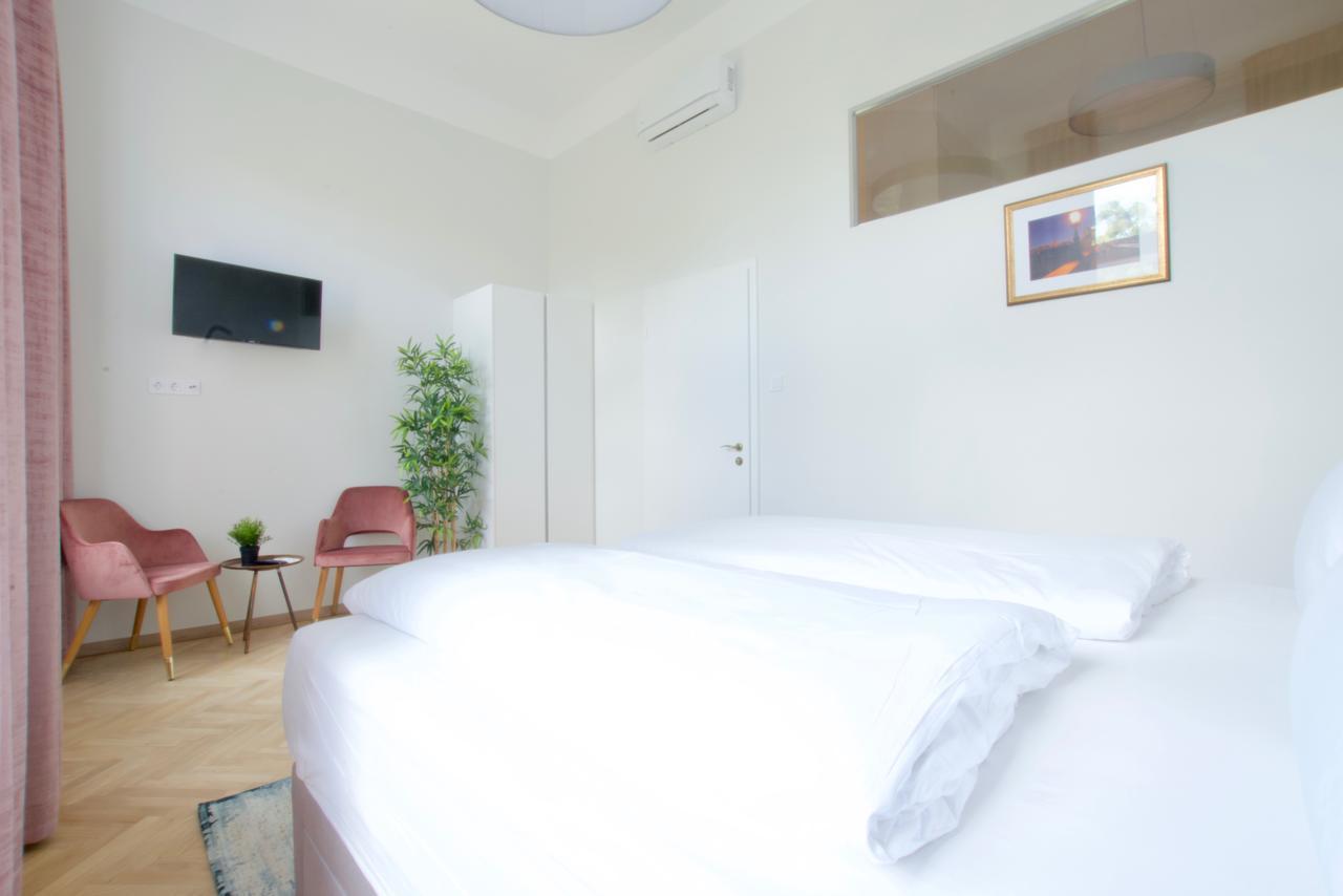 Europest Luxury Suites Budapest Exterior foto